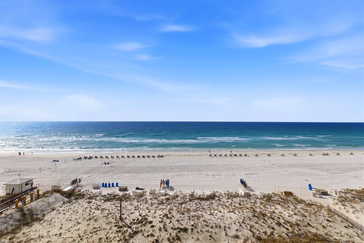 Emerald Gulf water and white sand in Destin Florida