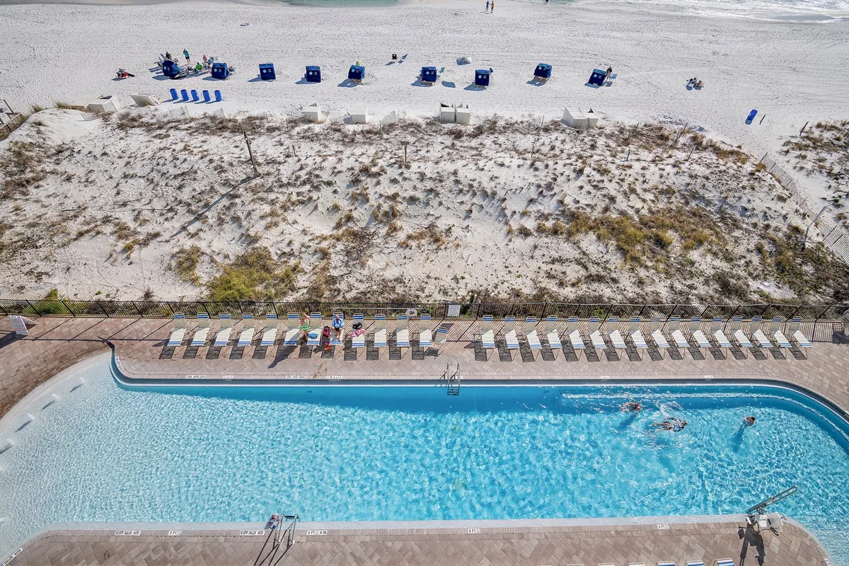 Pelican Beach Resort beside the Gulf of Mexico in Destin